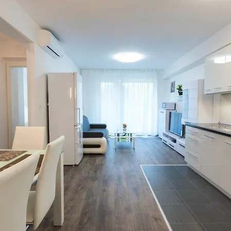 Semmelweis Boutique 310